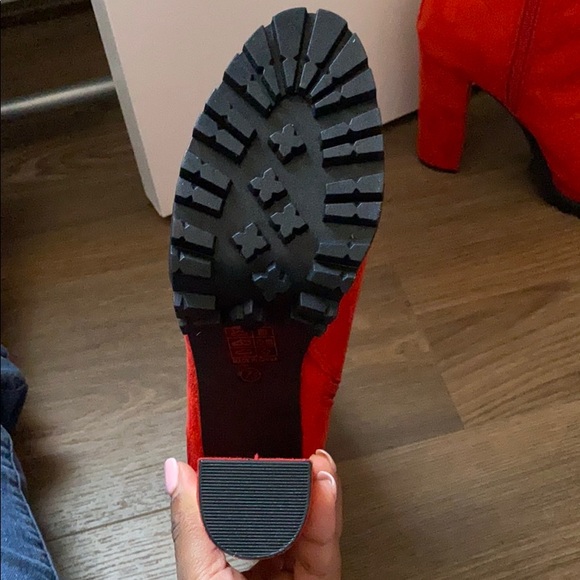 Red open toed heeled boots - Picture 2 of 3